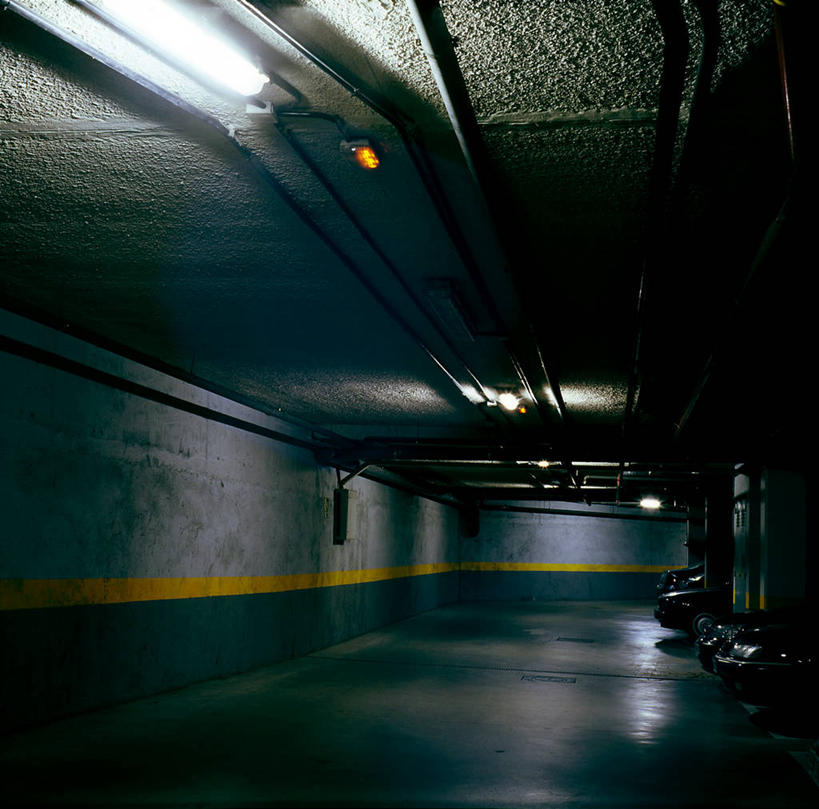 无人,停车场,横图,室内,室外,夜晚,建筑,西班牙,车道,光亮,首都,马德里,摄影,照亮,马德里省,伊比利亚半岛,荧光灯,彩图,泊车场