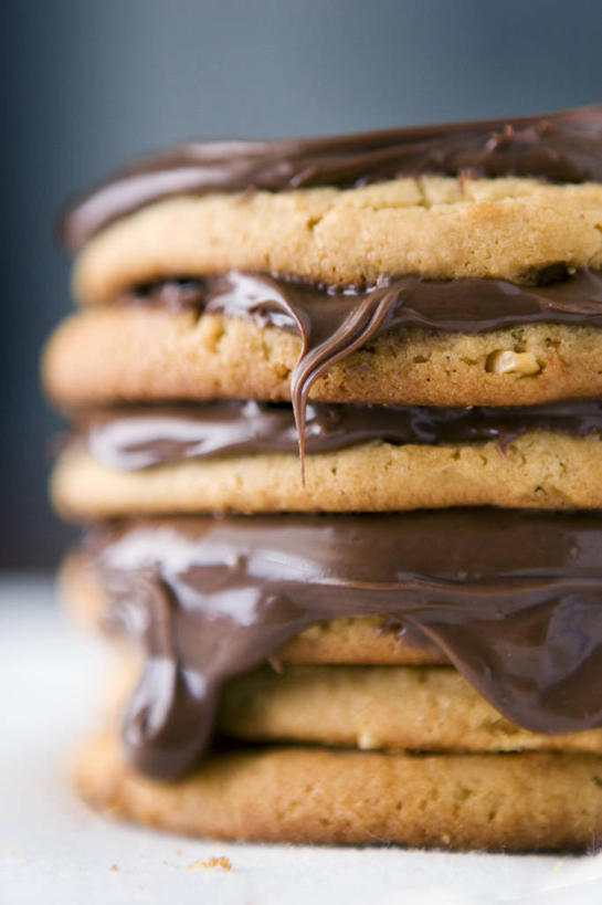 无人,竖图,室内,特写,美国,堆叠,曲奇,花生酱,摄影,清新,巧克力沙司,彩图,影棚拍摄