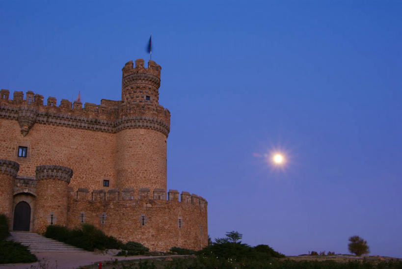 无人,横图,室外,白天,建筑,西班牙,城堡,月亮,天空,黄昏,摄影,宁静,要塞,伊比利亚半岛,万里无云,门多萨,彩图,旅行