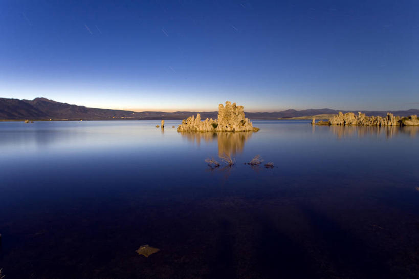 无人,横图,室外,夜晚,留白,运动模糊,长时间曝光,旅游,度假,湖,美景,美国,反射,地形,景观,娱乐,风景,自然,享受,休闲,景色,安静,放松,摄影,宁静,北美,北美洲,岩层,加利福尼亚,自然风光,美洲,加州,沉积岩,加利福尼亚州,金州,黄金州,北亚美利加洲,亚美利加洲,盐湖,蒙罗湖,莫诺县,岩石,彩图,美利坚合众国