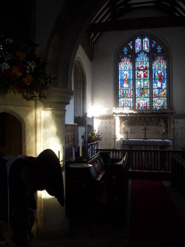 无人,教堂,竖图,室内,白天,窗户,日光,英国,摄影,基督教,北欧,祭坛,彩色玻璃,苏塞克斯,灵性,彩图