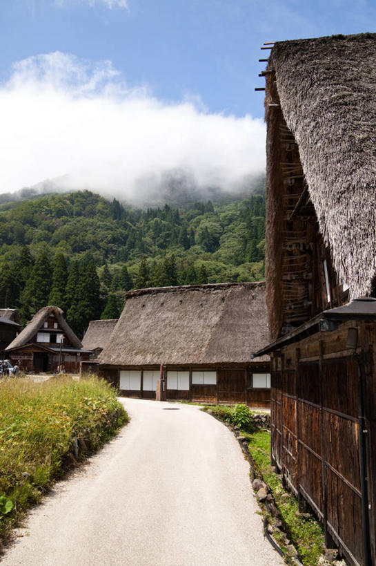 无人,家,竖图,室外,白天,美景,别墅,建筑,日本,日本文化,房屋,屋顶,屋子,草屋,景观,乡村,云,公寓,顶棚,洋房,楼房,住宅,自然,茅草屋,景色,摄影,自然风光,彩图,旅行,房子,茅舍,茅屋,小屋,传统文化