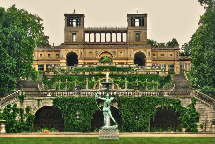 无人,宫殿,横图,室外,白天,水,建筑,喷泉,德国,对称,标志,雕像,符号,拱门,首都,标识,柏林,台阶,树,摄影,园林,德国文化,性别符号,波茨坦,树篱,彩图,男性符号