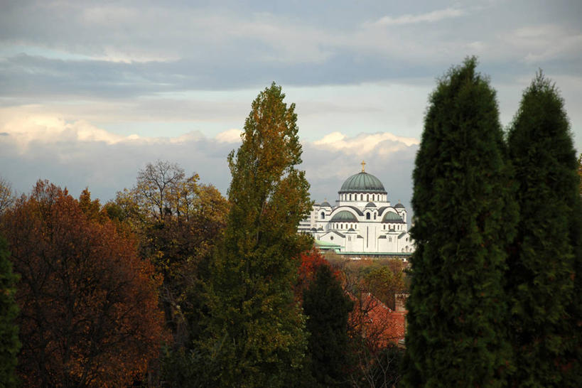 无人,教堂,横图,室外,白天,建筑,树,摄影,灌木,宁静,圆顶建筑,塞尔维亚,东正教,秋天,彩图,旅行,贝尔格雷德