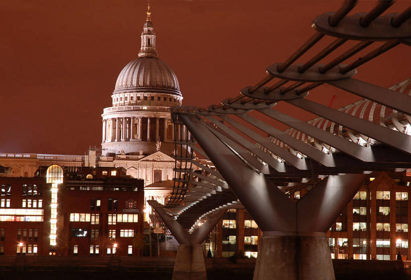 无人,教堂,横图,室外,夜晚,天际线,建筑,英国,钢铁,桥,尖顶,首都,联系,圣保罗大教堂,摄影,吊桥,人行桥,照亮,圆顶建筑,英国文化,伦敦千禧桥,彩图,大教堂