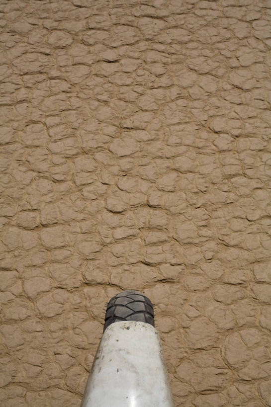 无人,竖图,俯视,室外,白天,背景,沙漠,全球变暖,摩洛哥,褐色,天气,自然,摄影,干旱,干的,汽车部件,肌理,彩图,高角度拍摄,全画面,全框架,全帧,全画幅