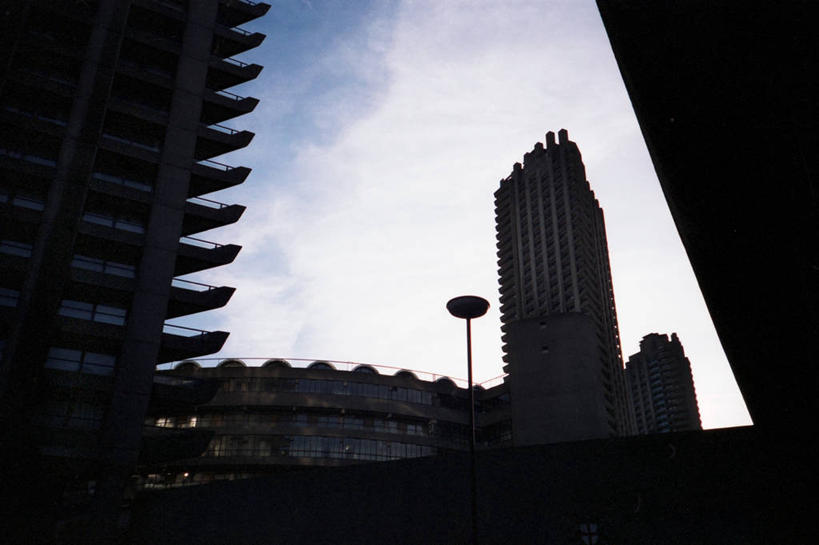 无人,横图,室外,白天,仰视,建筑,路灯,英国,首都,现代,办公大楼,摄影,剪影,巴比肯艺术中心,彩图,低角度拍摄,旅行