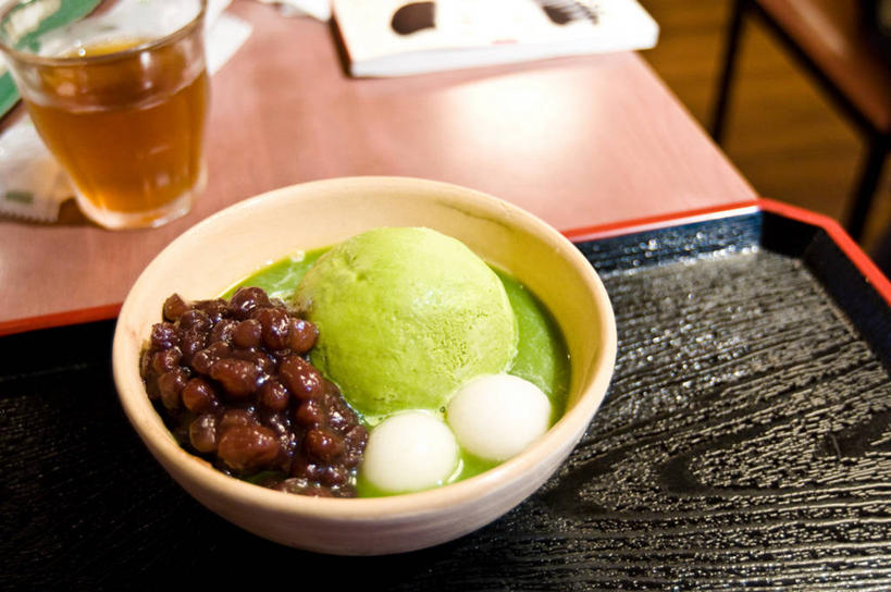点心,无人,横图,俯视,室内,白天,桌子,日本,日本文化,日本料理,绿茶,食品,甜点,甜品,餐盘,饮食,食物,糕点,碗,甜食,冰淇淋,摄影,京都府,清新,菜豆,冰茶,玻璃杯,彩图,高角度拍摄,餐馆,传统文化