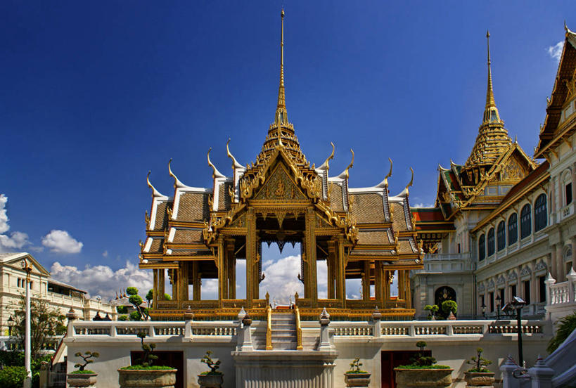 横图,室外,白天,正面,建筑,曼谷,泰国,装饰,首都,地标建筑,摄影,佛教,泰国文化,万里无云,泰国大皇宫,彩图