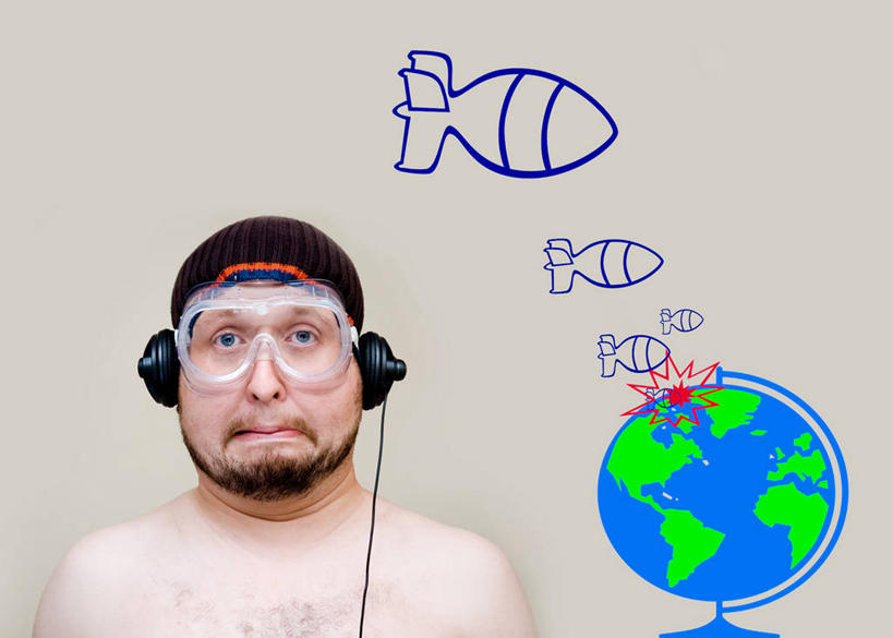 成年人,脸,头,脸颊,胡须,一个人,横图,正面,爆炸,炸弹,帽子,仅一个男性,仅一个人,地球仪,数码合成,裸露,肩膀,仅一个年轻男性,耳机,幽默,肖像,裸,防护镜,毁灭,轰炸,编织帽,想法,男人,男性,年轻男性,年轻人,头部,胡子,络腮胡,脸部,脸蛋,面部,彩图,影棚拍摄