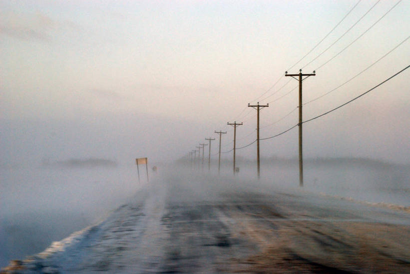 无人,横图,室外,白天,消失点,雪,风,加拿大,电线杆,地平线,冬天,辽阔,地面,天气,方向,天空,广阔,寒冷,摄影,宁静,一望无际,延伸,天地相交,魁北克,无边无际,一马平川,彩图