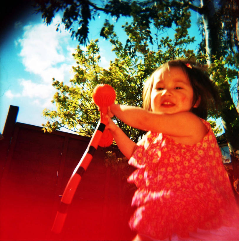 儿童,一个人,站,跳,竖图,阶调图片,室外,特写,白天,仰视,快乐,幸福,纯洁,蹦床,英国,仅一个女性,仅一个人,花纹,尾巴,庭院,云,拿着,树,小孩,仅一个小孩,可爱,童年,童趣,摄影,童真,烂漫,无邪,天真,女孩,女人,女性,孩子,跳跃,半身,彩图,低角度拍摄,女生,太阳裙