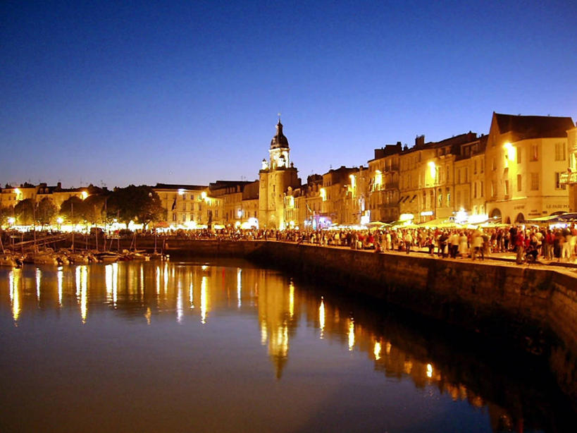 码头,横图,室外,夜晚,水,港口,建筑,法国,反射,塔,摄影,照亮,拉罗谢尔,彩图,摆渡口,埠头,渡口,渡头,港湾,海港,货运码头,口岸,商港