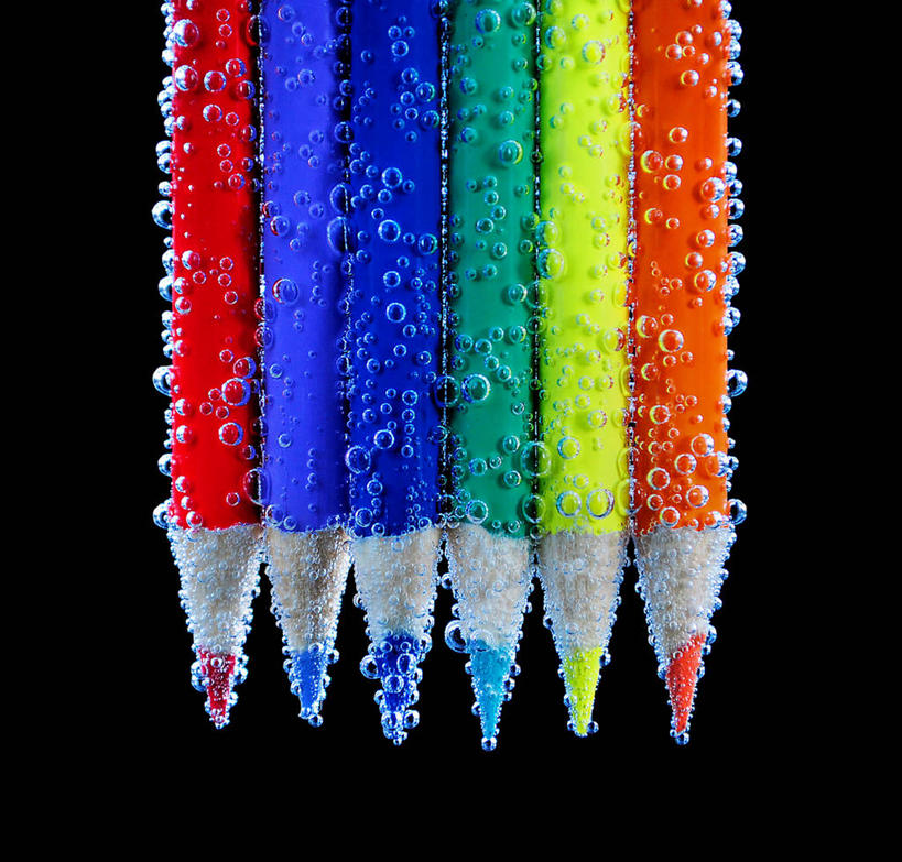 无人,横图,水下,一排,黑色背景,整齐,排列,泡泡,摄影,灵感,部分,创造力,队列,想法,彩图,影棚拍摄,彩色铅笔