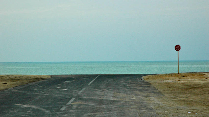 无人,横图,室外,白天,海洋,路,卡塔尔,路标,水平线,天空,摄影,宁静,交通标志,彩图