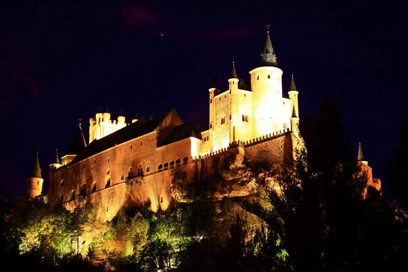 无人,横图,室外,夜晚,仰视,建筑,西班牙,城堡,地标建筑,摄影,照亮,要塞,阿尔卡萨城堡,塞戈维亚,彩图,低角度拍摄