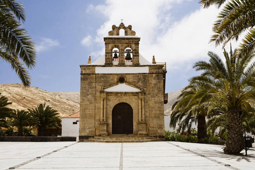 无人,教堂,横图,室外,白天,建筑,棕榈树,西班牙,云,摄影,富埃特文图拉岛,大西洋群岛,彩图