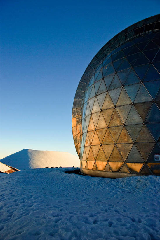 无人,天文台,竖图,室外,白天,雪山,建筑,日光,美国,天文望远镜,黄昏,摄影,宁静,万里无云,夏威夷群岛,比格岛,太平洋岛屿,彩图