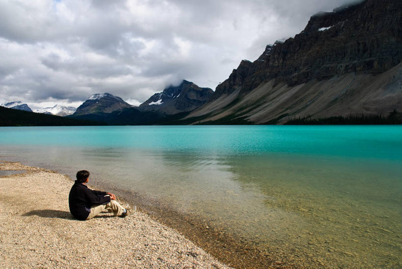 成年人,中年人,老年人,一个人,横图,室外,白天,侧面,美景,山脉,多云,仅一个男性,仅一个人,仅一个中年男性,地形,景观,自然,景色,放松,摄影,自然风光,班夫国家公园,大不列颠哥伦比亚,亚伯达,男人,男性,中年男性,印度人,彩图,弓湖