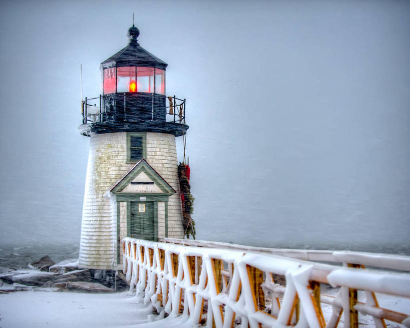 无人,栏杆,横图,室外,白天,雪,多云,道路,建筑,美国,圣诞节,信息,灯塔,交通,方向,寒冷,摄影,引导,指导,指引,照亮,航标,海滩,彩图,导航