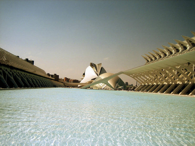 无人,游泳池,公园,横图,室外,白天,建筑,柱子,现代,地标建筑,摄影,透视图,万里无云,彩图,艺术科学城