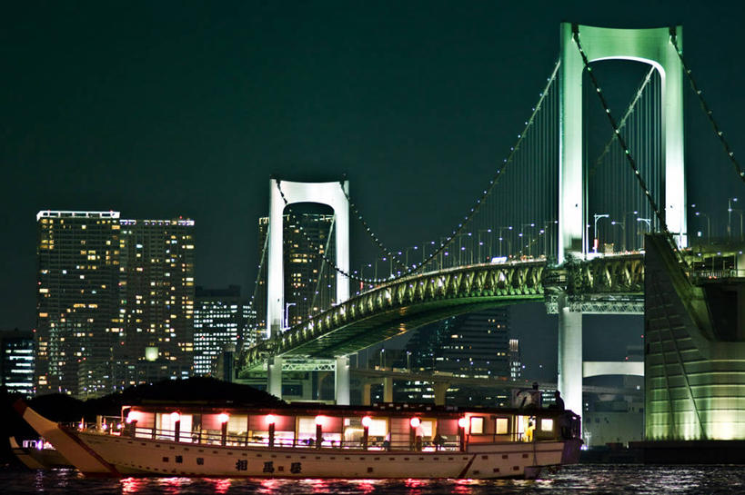 栏杆,横图,室外,白天,夜晚,度假,美景,城市风光,城市,摩天大楼,船,东京,日本,景观,桥,首都,联系,娱乐,享受,休闲,景色,放松,摄影,照亮,彩图,东京彩虹桥