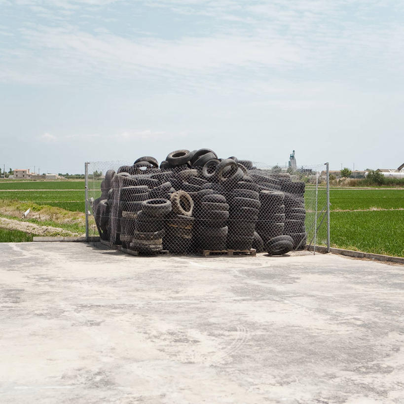 无人,农场,方图,室外,白天,西班牙,许多,堆叠,栅栏,很多,轮胎,运输,摄影,堆,循环利用,塔拉戈纳省,彩图