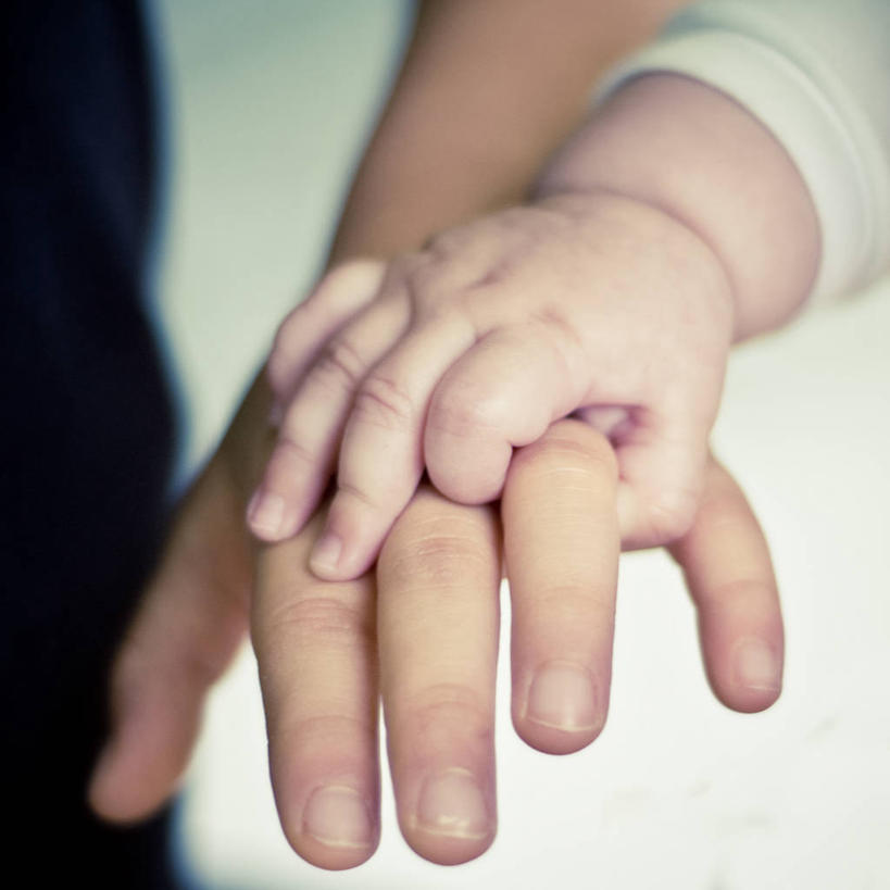 婴儿,儿童,手,两个人,兄弟,姐妹,方图,室内,特写,纯洁,欧洲,小孩,手指,可爱,人体,摄影,活泼,保护,部分,关爱,宝宝,比例,纯真,烂漫,无邪,伊斯坦布尔,伶俐,天真,信任,男孩,男性,女性,孩子,手牵手,彩图