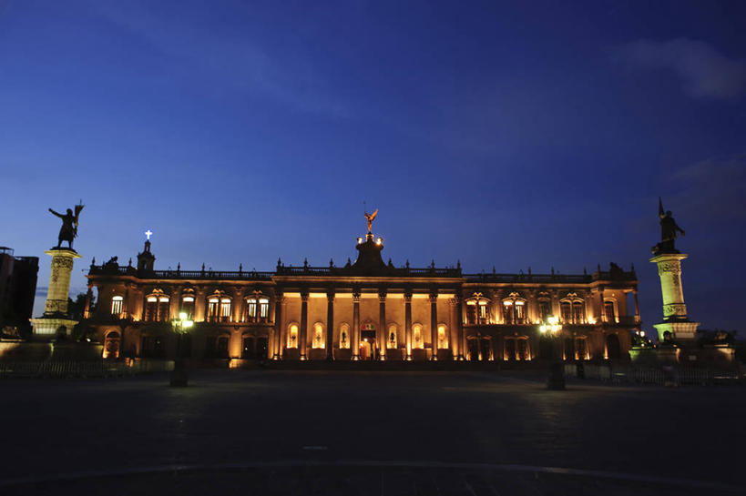 无人,宫殿,横图,室外,夜晚,建筑,路灯,墨西哥,柱子,天空,摄影,照亮,拉丁美洲,新莱昂州,彩图