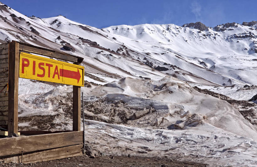 横图,室外,雪,指示牌,阿根廷,标志,文字,冬天,方向,标识,箭头,箭,寒冷,金融,摄影,雪橇,创造力,指向,万里无云,簇,门多萨,彩图,旅行