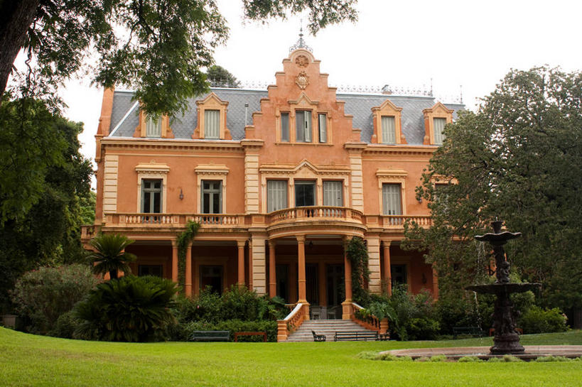 无人,栏杆,横图,室外,白天,正面,草坪,城市,建筑,喷泉,阿根廷,房屋,首都,草,树,南美,摄影,宁静,拉丁美洲,圆顶建筑,布宜诺斯艾利斯,彩图,传统文化,联合国教科文组织