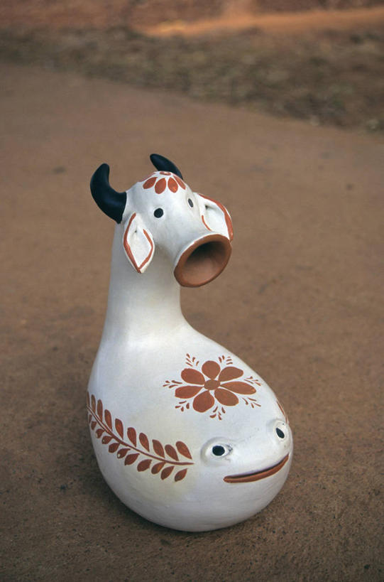 无人,竖图,俯视,特写,巴西,陶瓷制品,一个,工艺品,陶器,南美,摄影,单个,拉丁美洲,米纳斯吉拉斯州,美术工艺,巴西文化,野牛,彩图,高角度拍摄,传统文化