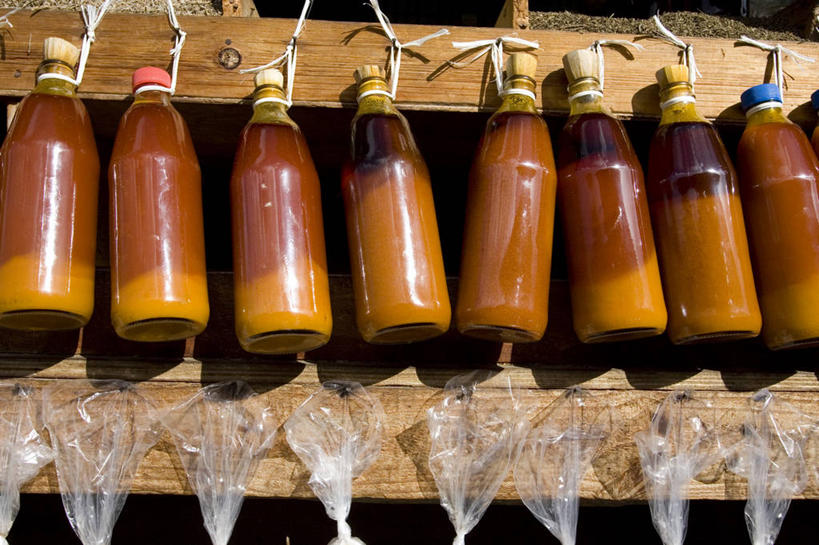 无人,横图,室外,白天,消费,玻璃,巴西,萨尔瓦多,一排,整齐,食品,市场,饮食,排列,红色,瓶子,南美,零售,摄影,南美洲,顺序,拉丁美洲,队列,美洲,巴西联邦共和国,首府,亚美利加洲,南亚美利加洲,开胃酱,巴伊亚,巴伊亚州,彩图