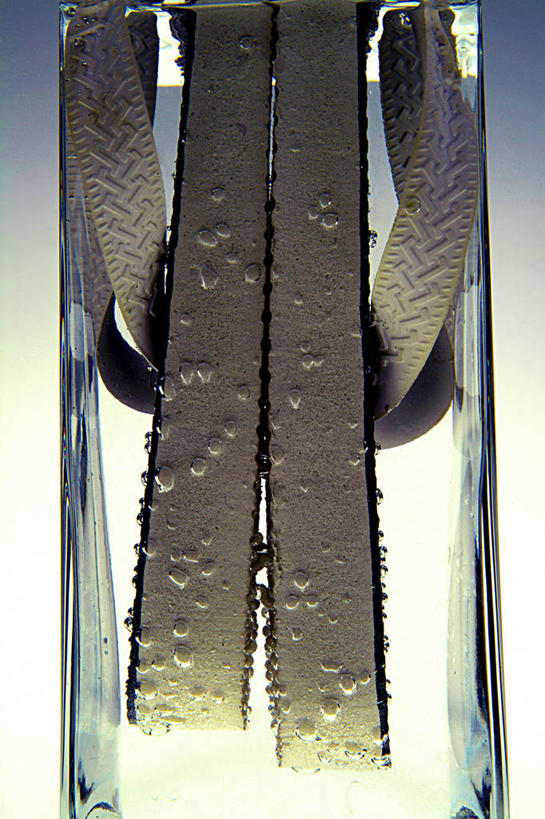 无人,竖图,室内,特写,凉鞋,异乎寻常,水,鞋子,并排,透明,热,泡泡,摄影,部分,彩图,影棚拍摄,夹趾拖鞋,人字拖,人字拖鞋,挨着