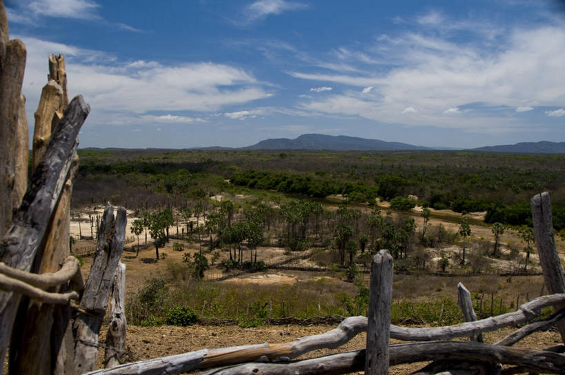 无人,横图,俯视,室外,白天,旅游,度假,美景,巴西,木制,栅栏,地形,景观,篱笆,云,娱乐,树,天空,自然,享受,休闲,景色,南美,放松,摄影,宁静,环境,南美洲,拉丁美洲,自然风光,美洲,巴西联邦共和国,亚美利加洲,南亚美利加洲,塞阿拉,塞阿拉州,塞阿腊,彩图,高角度拍摄,旅行