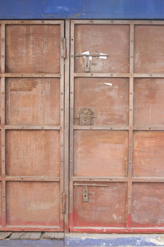 无人,竖图,室外,白天,门,关闭,大门,锁,红色,摄影,保护,封闭,彩图