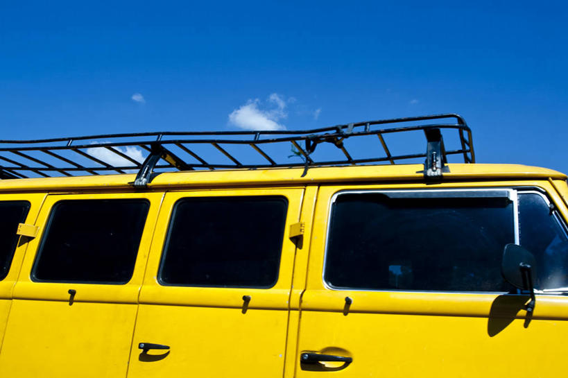 无人,横图,室外,特写,白天,时尚,面包车,黄色,蓝色,天空,自然,t台,运输,摄影,时装表演,时装秀,t型台,走秀,彩图