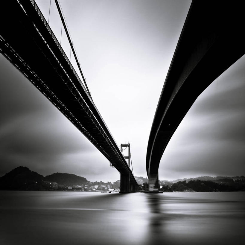 无人,方图,黑白,室外,白天,长时间曝光,仰视,海洋,山,城市,建筑,挪威,反射,桥,联系,天空,运输,摄影,低角度拍摄,克里斯蒂安桑