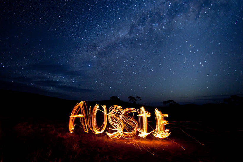 无人,横图,室外,夜晚,长时间曝光,火,澳大利亚,写,天空,摄影,英文字母,银河系,南澳大利亚,想法,彩图