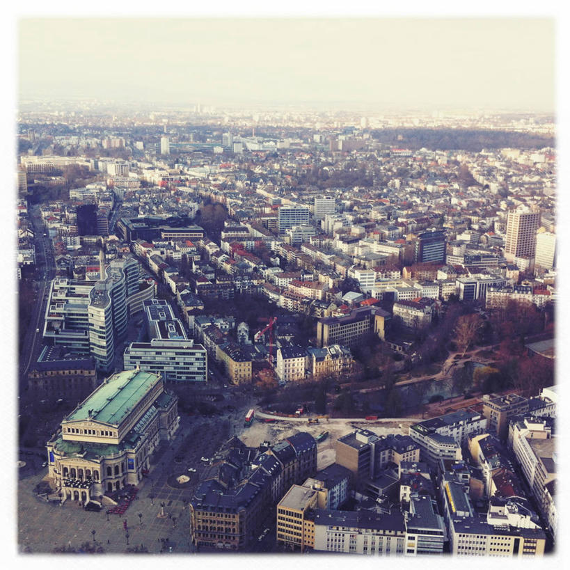 无人,方图,俯视,航拍,室外,白天,度假,美景,城市风光,城市,建筑,德国,欧洲,景观,云,歌剧院,娱乐,现代,地标建筑,享受,休闲,景色,放松,摄影,西欧,鸟瞰,德国文化,德意志联邦共和国,法兰克福,法兰克福市,黑森州,彩图,高角度拍摄,法兰克福老歌剧院