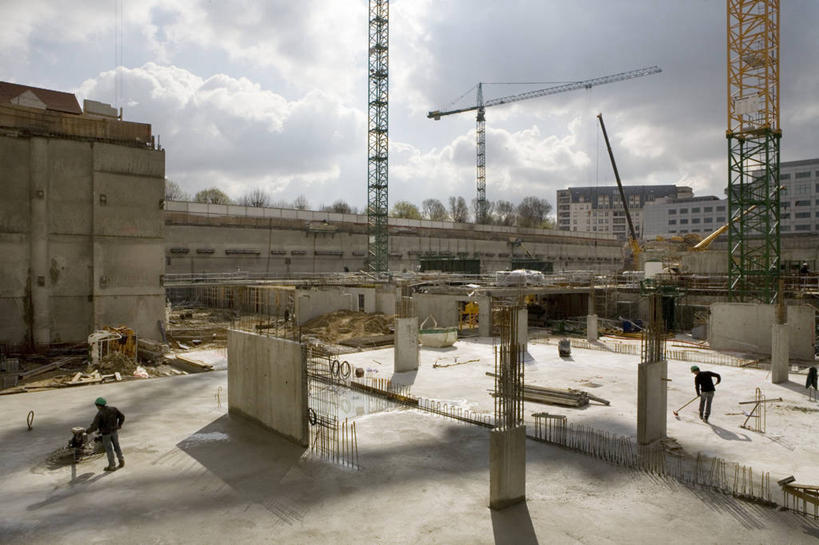 两个人,建筑工人,横图,室外,白天,团队,建筑业,技术,城市,法国,朦胧,模糊,工作,建筑工地,摄影,生长,法国文化,发展,进展,改进