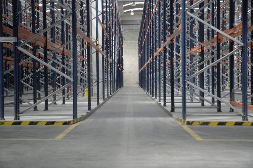 无人,横图,室内,白天,商务,地板,建筑,商品,房屋,屋子,过道,仓库,架子,容器,箱子,工具箱,工业,摄影,储藏,组织,储存,货运,贸易,工业建筑,彩图,房子,机遇,贮存,海上运输,检查表