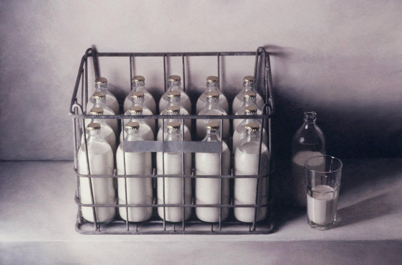 牛奶,无人,横图,俯视,阶调图片,白色背景,静物,许多,很多,饮食,饮料,牛奶瓶,瓶子,摄影,清新,健康食物,板条箱,玻璃杯,彩图,高角度拍摄,影棚拍摄,递送