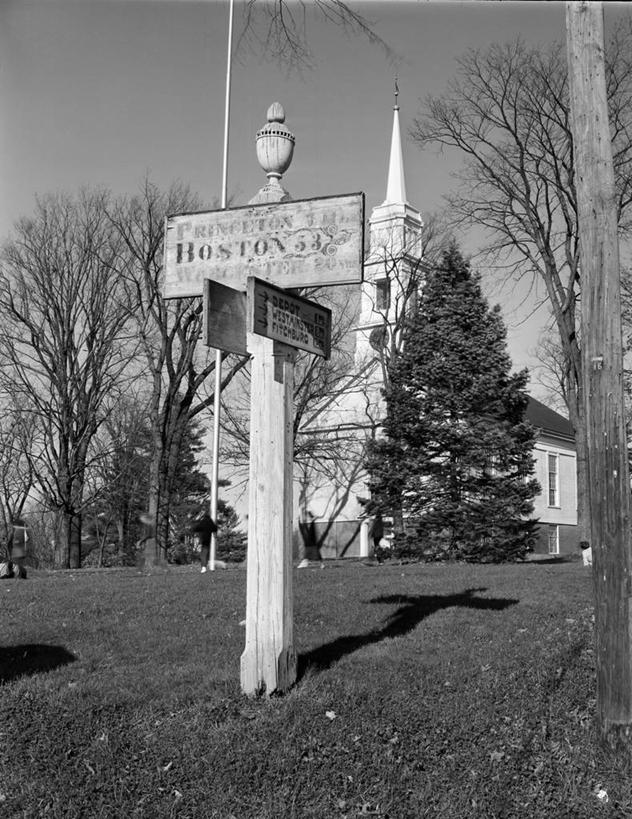 无人,教堂,竖图,黑白,室外,白天,草坪,建筑,美国,阴影,木制,塔,古典,树,摄影,英文字母,宁静,马萨诸塞,方向标,钉书钉