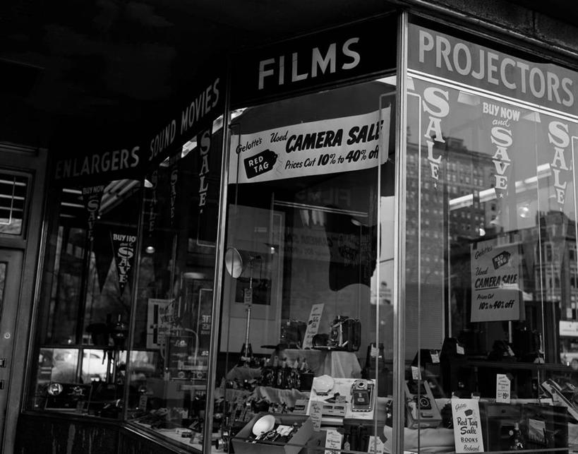 无人,商店,横图,黑白,室外,夜晚,窗户,落地窗,橱窗,相机,美国,反射,古典,玻璃窗,摄影,多样,英文字母,玻璃橱窗,波士顿,马萨诸塞