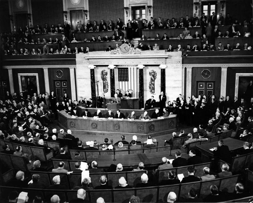 观众,横图,俯视,黑白,室内,白天,会议,许多人,古典,讲台,演讲,一群人,美国国旗,摄影,权威,政府,政治,陪审团,议会大楼,高角度拍摄,法律