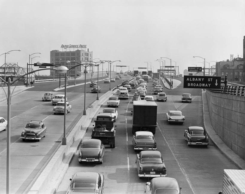 无人,横图,俯视,黑白,室外,白天,城市,公路,汽车,日光,交通,背面,运输,摄影,透视图,高角度拍摄,旅行,交通堵塞