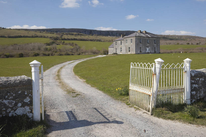 无人,横图,室外,白天,山,建筑,日光,房屋,地形,田地,人行道,历史,草,风景,自然,摄影,宁静,芒斯特省,爱尔兰共和国,克莱尔郡,彩图,巴伦,爱尔兰文化,过去