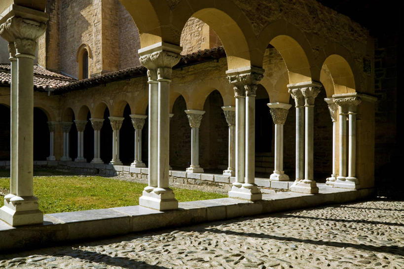 无人,横图,室外,白天,建筑,日光,法国,欧洲,阴影,柱子,庭院,摄影,回廊,地中海文化,柱廊,上加龙,年轻人,彩图