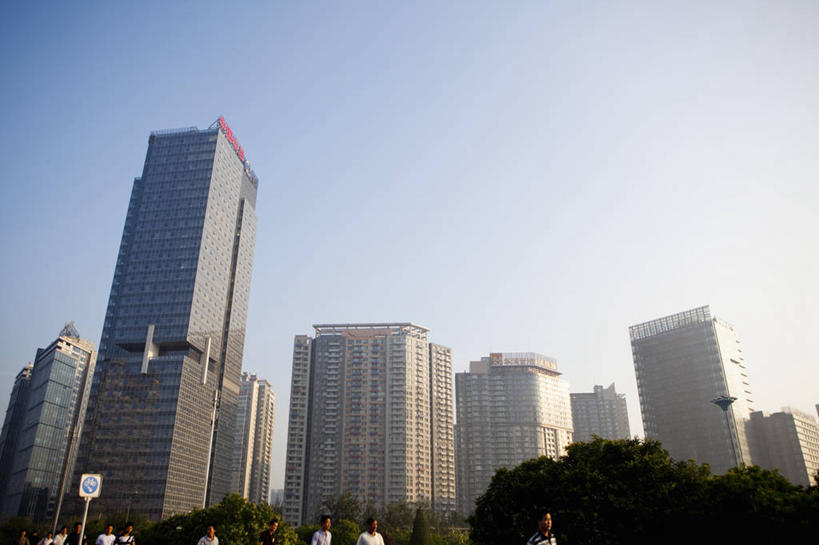 人群,横图,室外,白天,天际线,城市,建筑,摩天大楼,亚洲,现代,树,摄影,四川省,发展,成都,万里无云,彩图